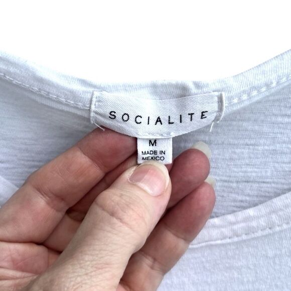 🌴 Socialite White Knot-Front Tee | Size M - Picture 4 of 9